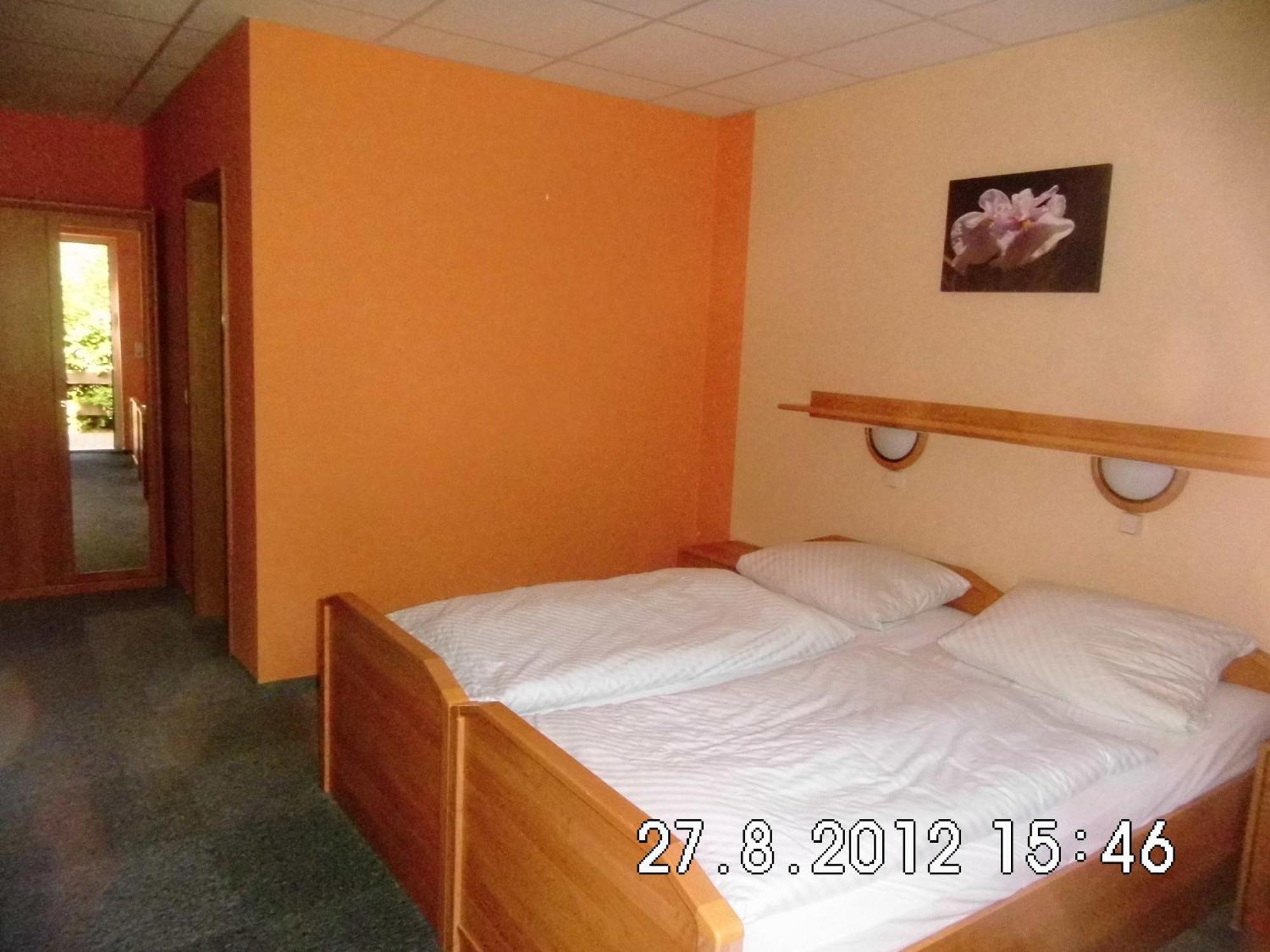 Hotel-Garni "Hof Von Hannover" Wittmund Bagian luar foto