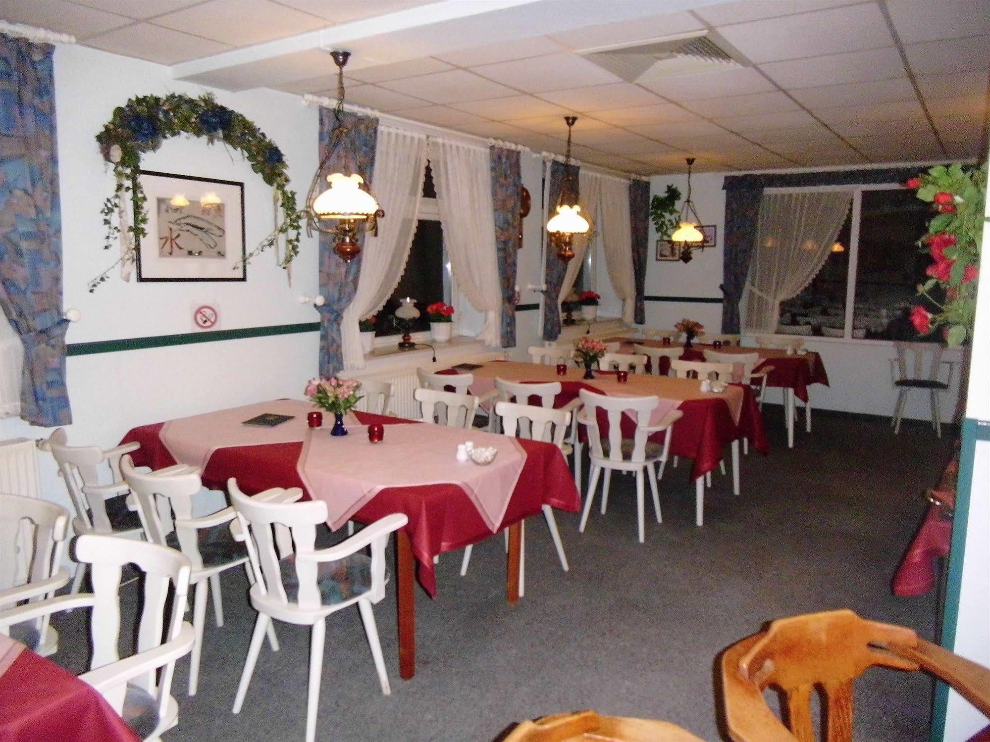 Hotel-Garni "Hof Von Hannover" Wittmund Bagian luar foto
